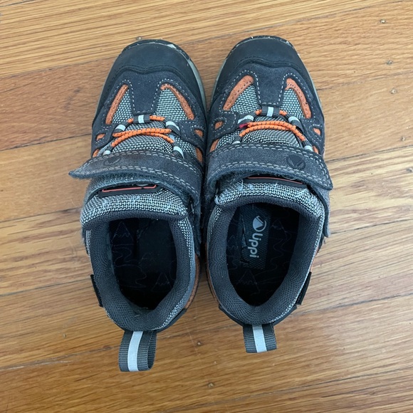 Hiking shoes for kids, size 11 - Picture 2 of 4